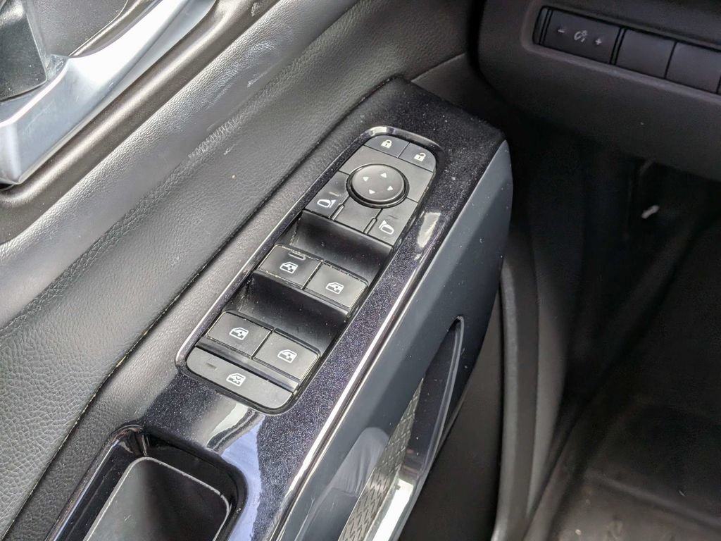 Used 2022 Nissan Pathfinder S FWD image 20