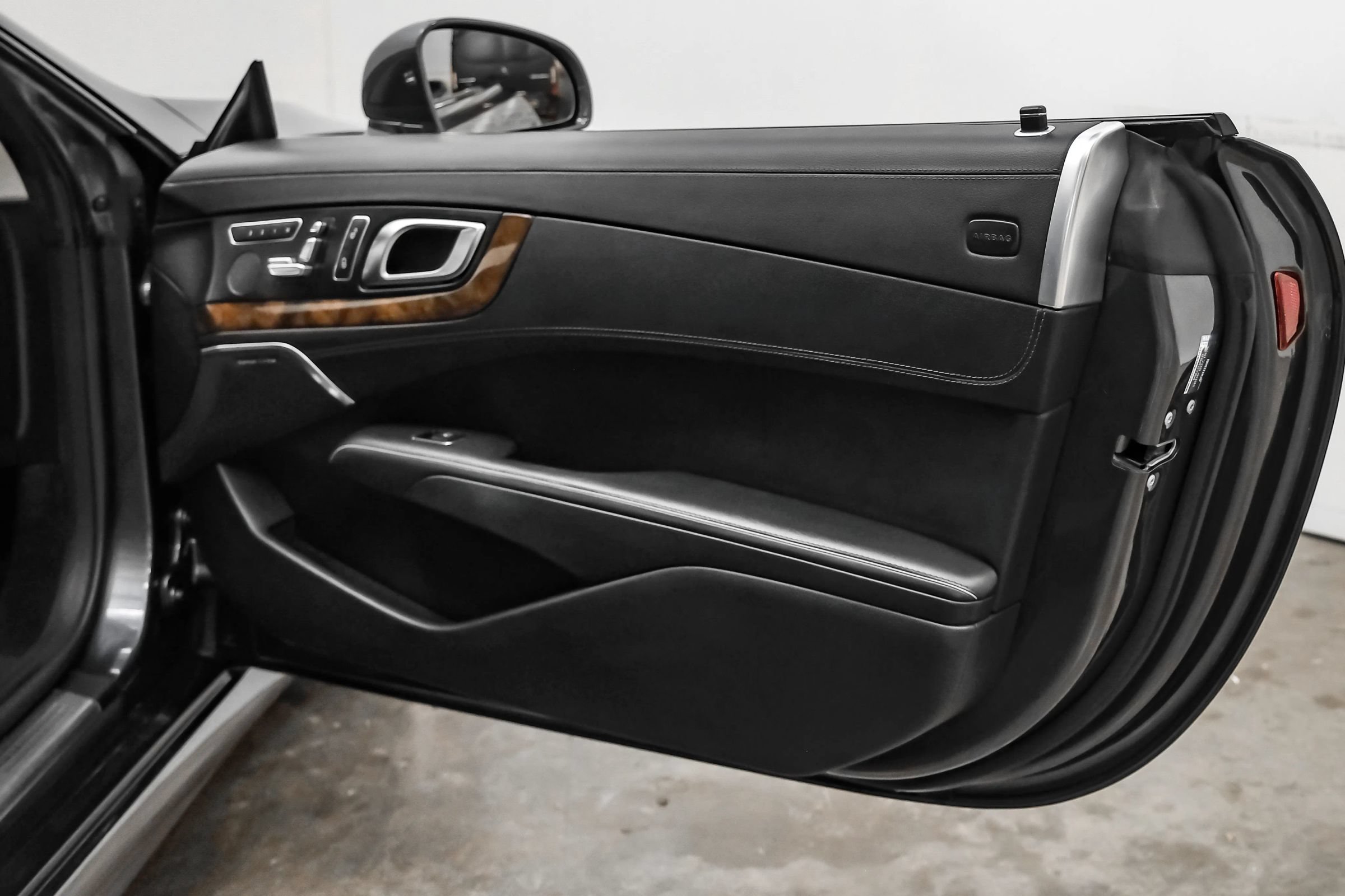 Used 2014 Mercedes-Benz SL 550 image 25