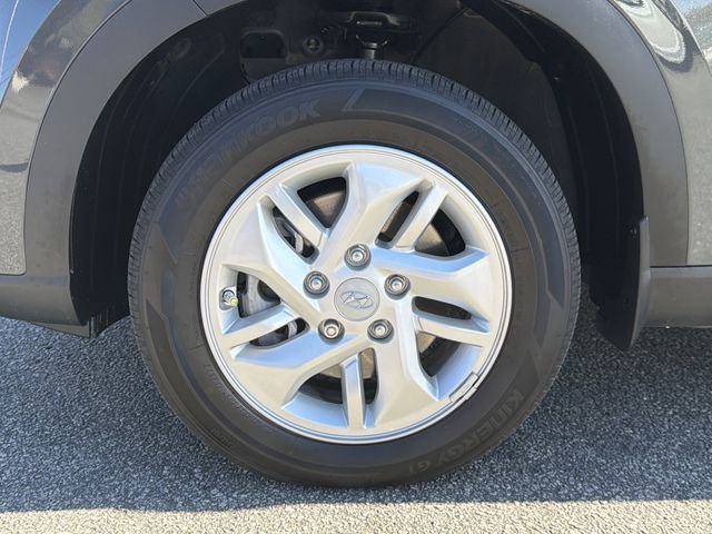 Used 2024 Hyundai Venue SE image 11