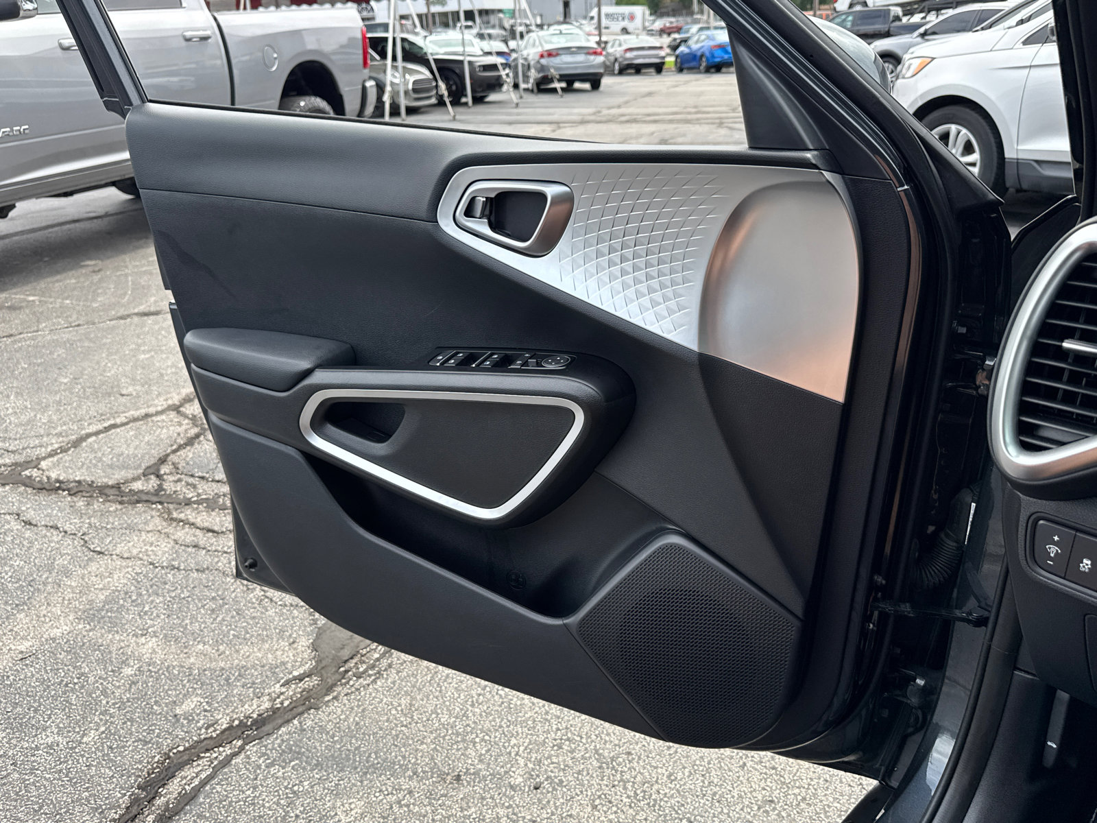 Used 2024 Kia Soul LX w/ Option Group 015 image 15