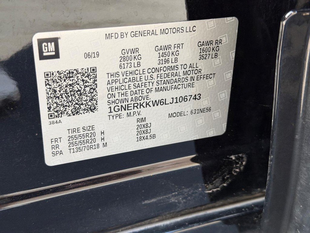 Used 2020 Chevrolet Traverse Premier w/ LPO, Blackout Package FWD image 28