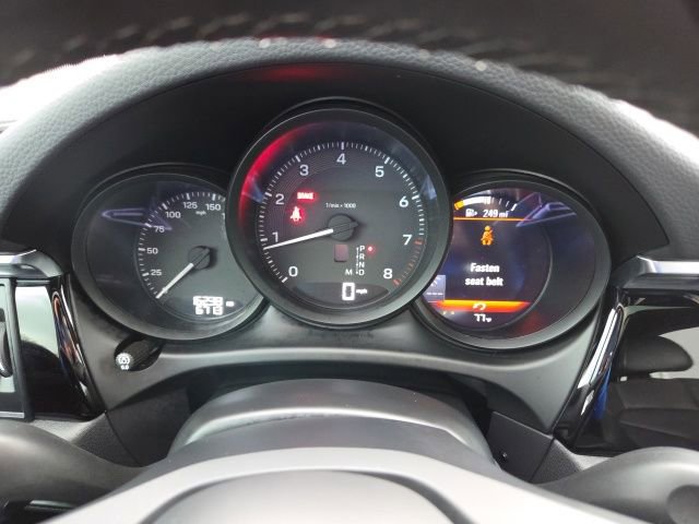 Used 2024 Porsche Macan image 30