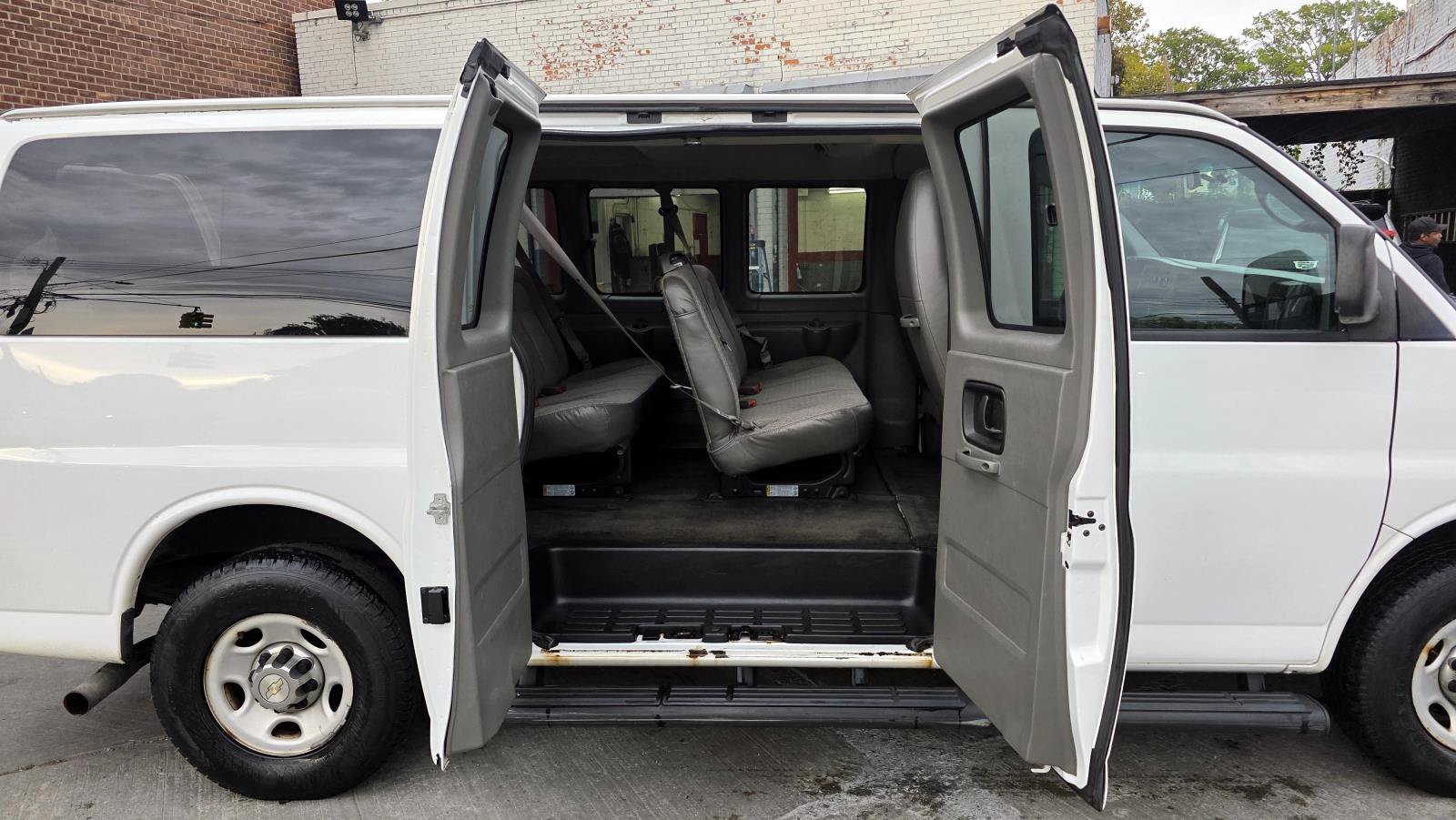 Used 2014 Chevrolet Express 3500 LT w/ LT Preferred Equipment Group RWD image 10