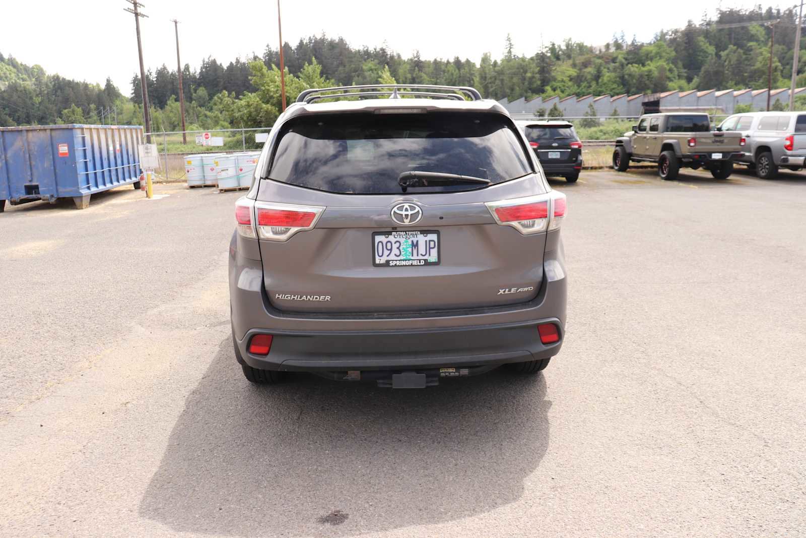 Used 2016 Toyota Highlander XLE AWD/4WD image 6