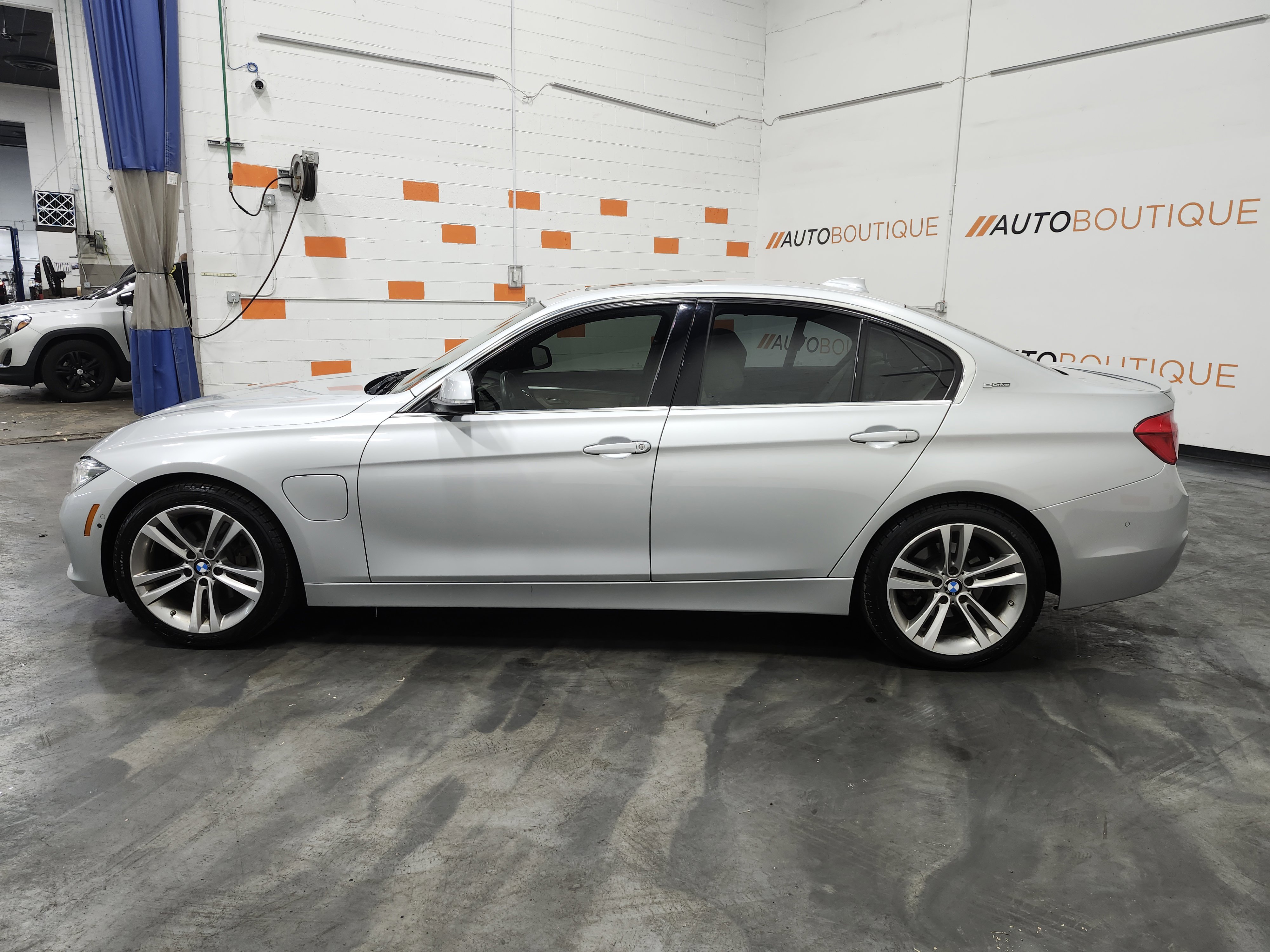 Used 2016 BMW 330e 330e image 18