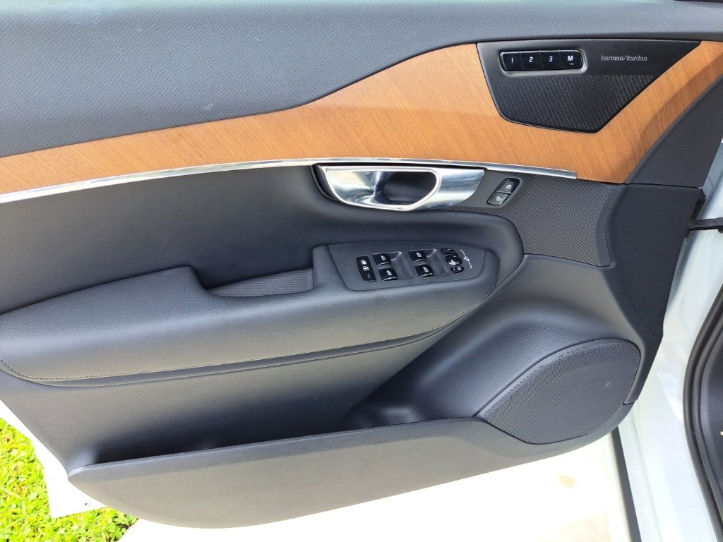 Used 2025 Volvo XC90 B5 Plus w/ Protection Package Premier image 15