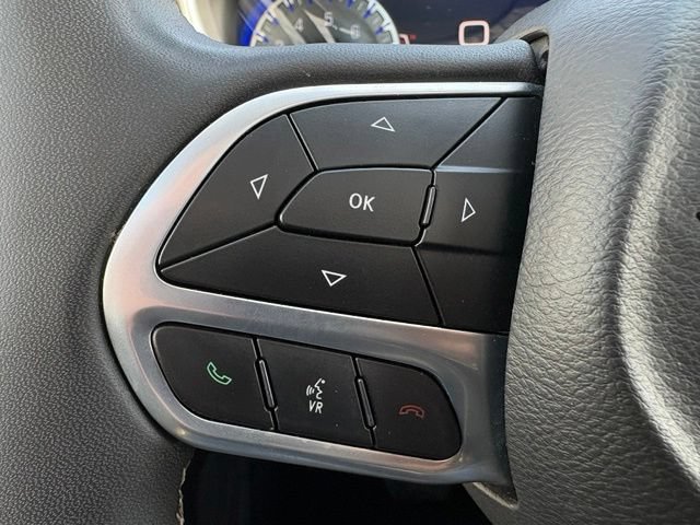 Used 2023 Chrysler Pacifica Limited FWD image 26
