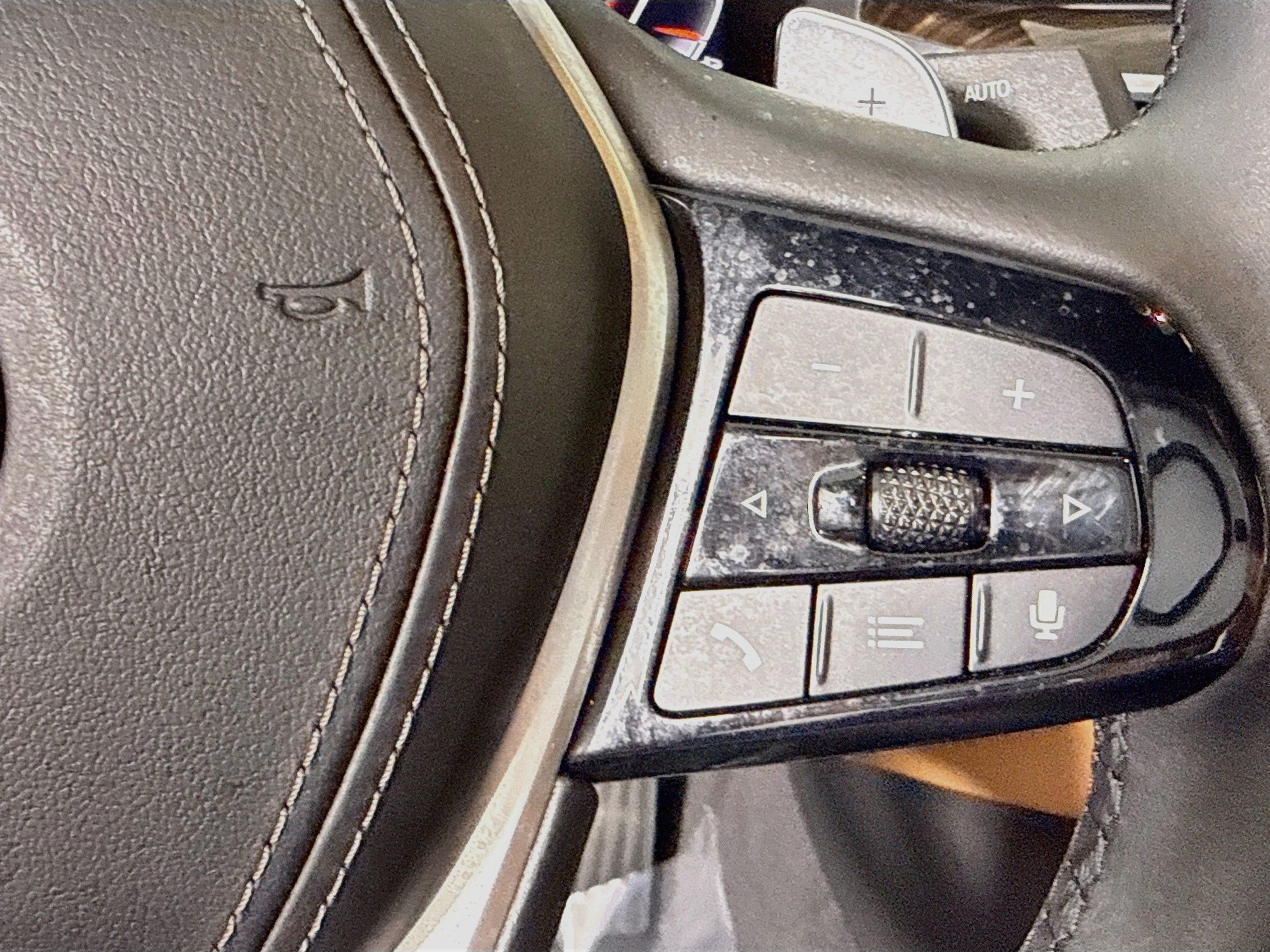 Used 2023 BMW 530i w/ Premium Package RWD image 15