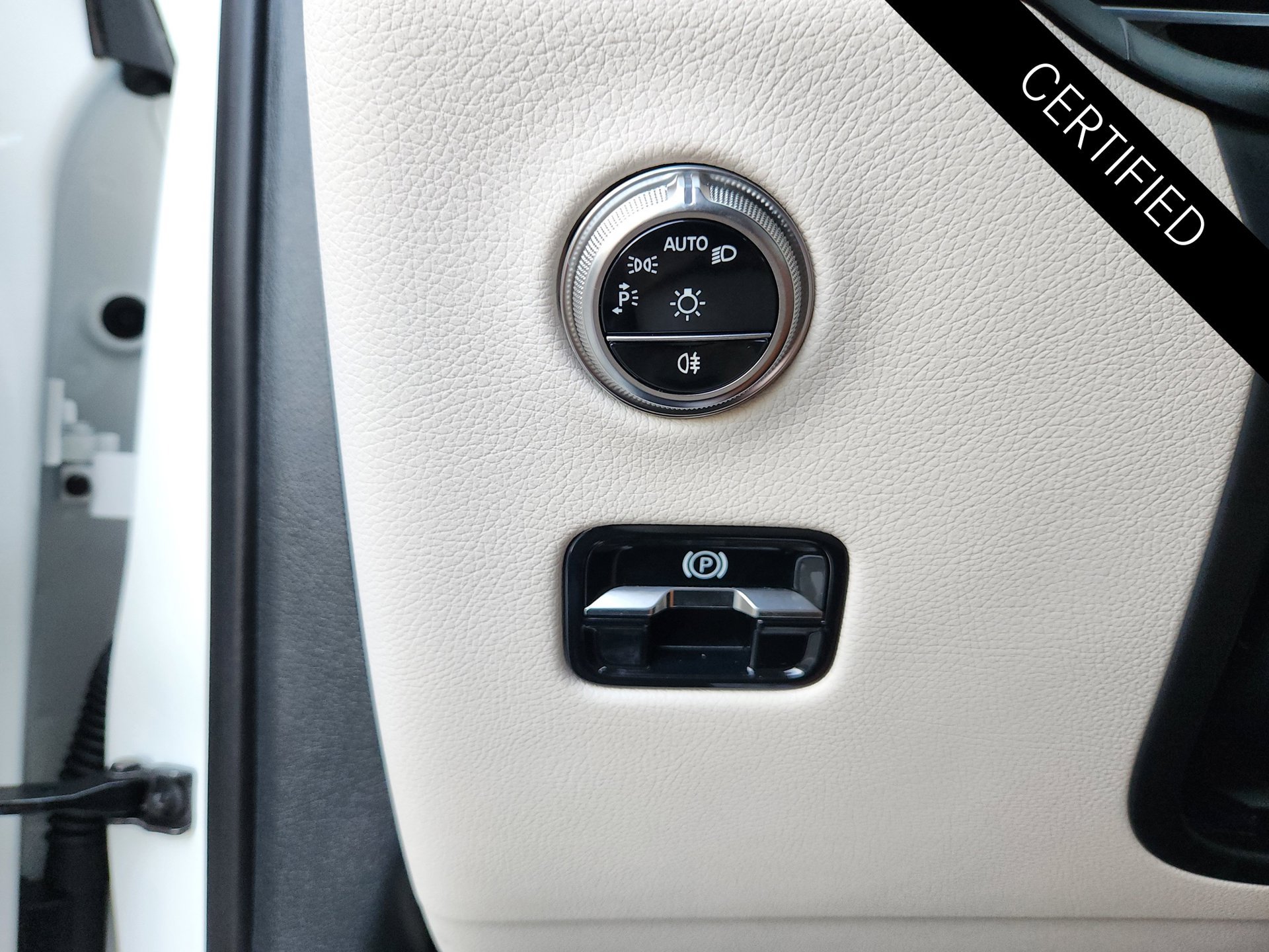 Certified 2026 Mercedes-Benz GLC 300 image 23