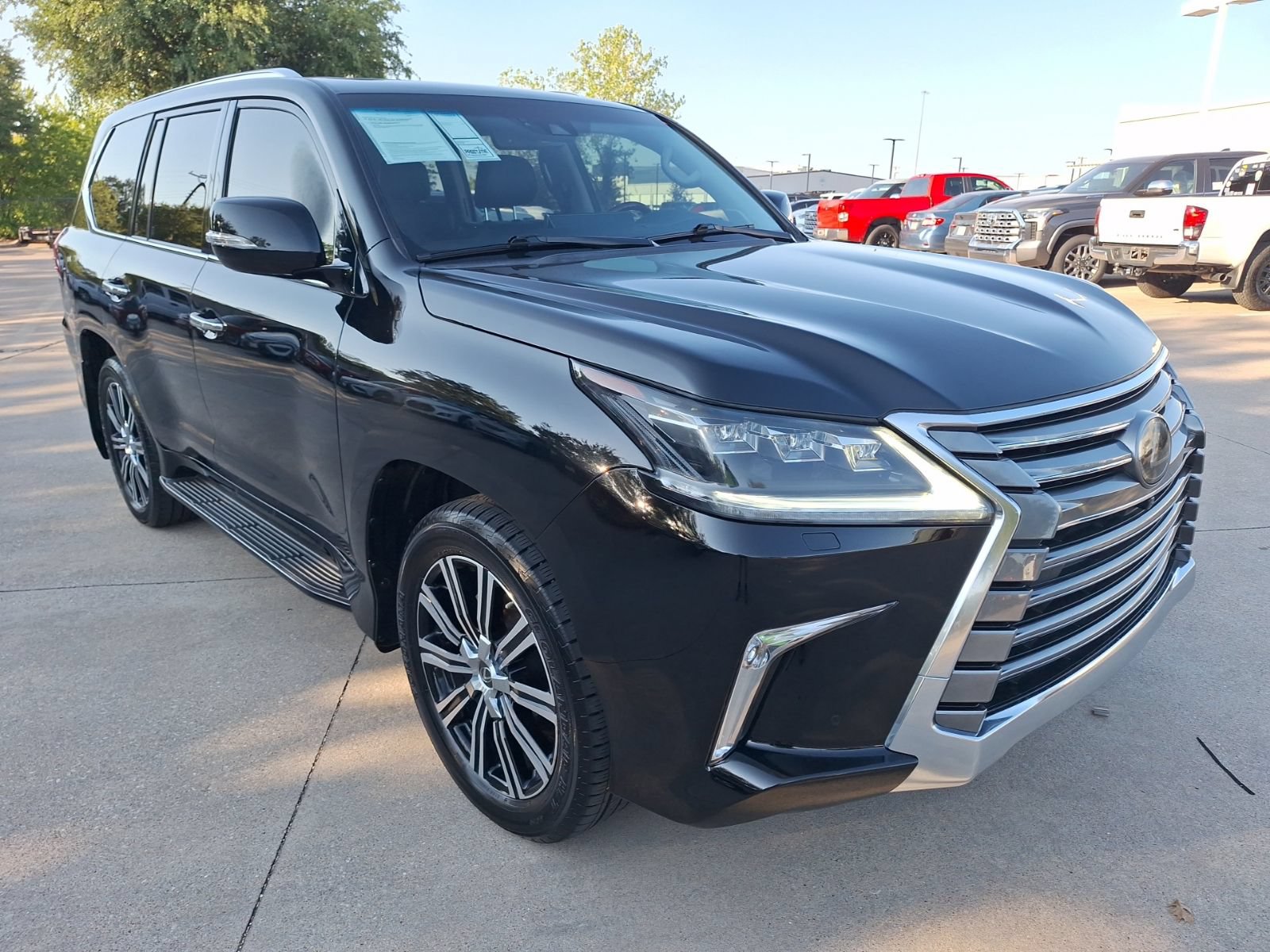 Used 2021 Lexus LX 570 4WD w/ Luxury Package image 8