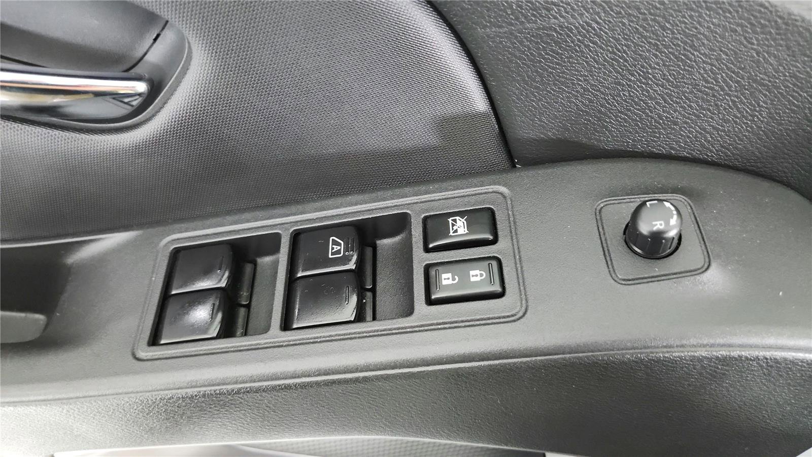 Used 2024 Nissan Frontier SV w/ Hardbody Edition AWD/4WD image 9