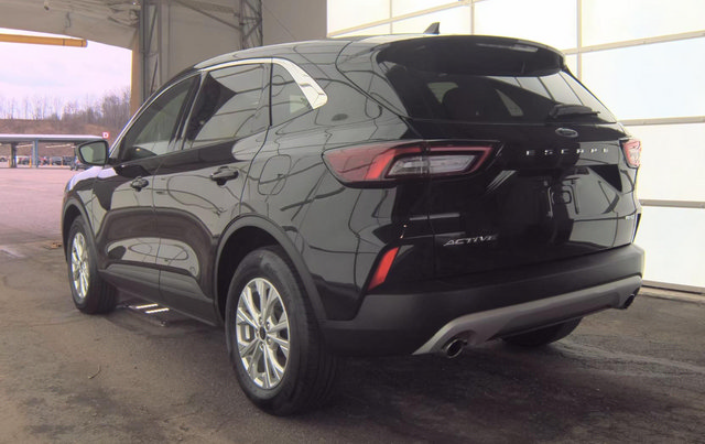 Used 2023 Ford Escape Active AWD/4WD image 4