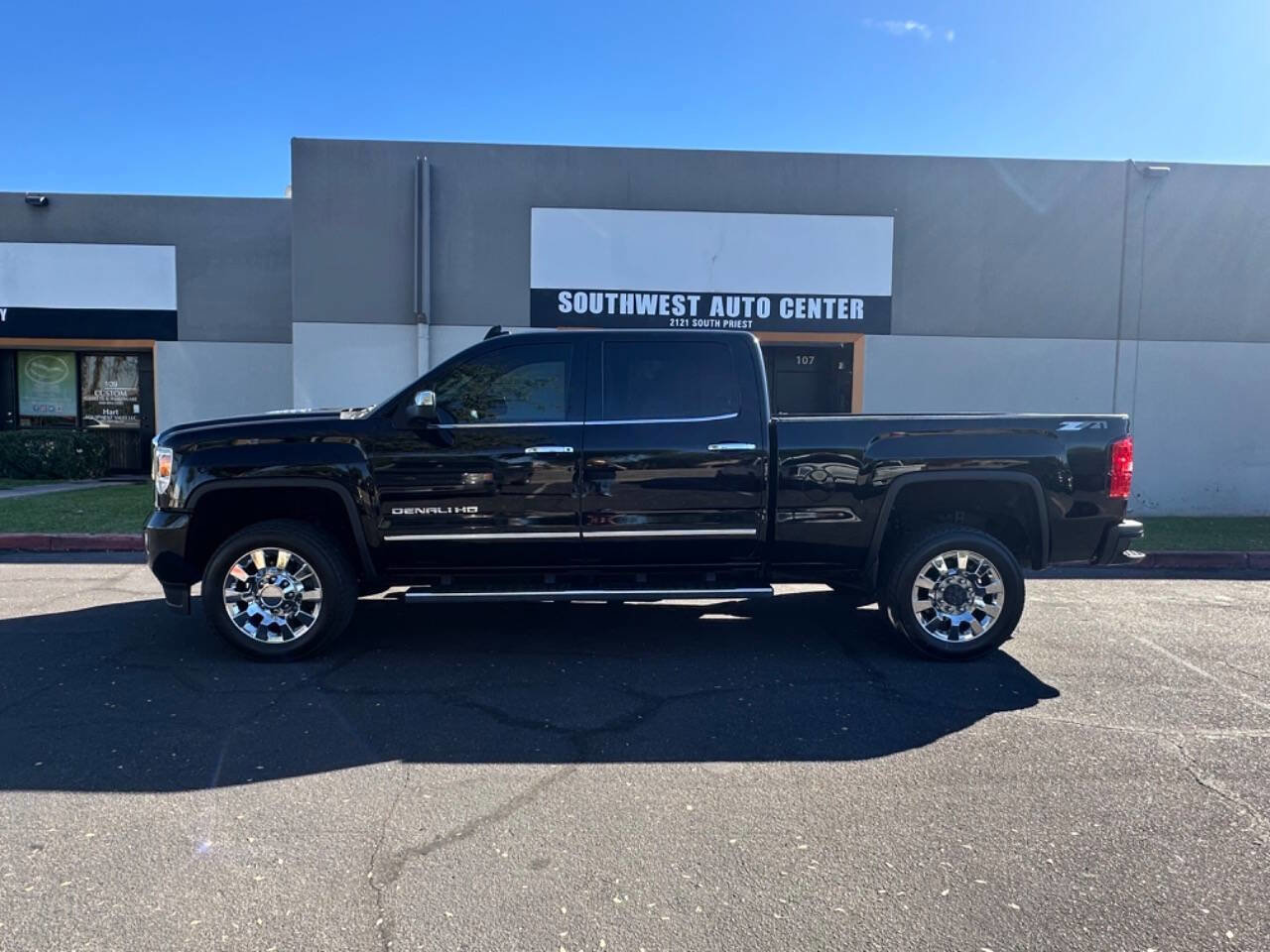 Used 2015 GMC Sierra 2500 Denali w/ Duramax Plus Package