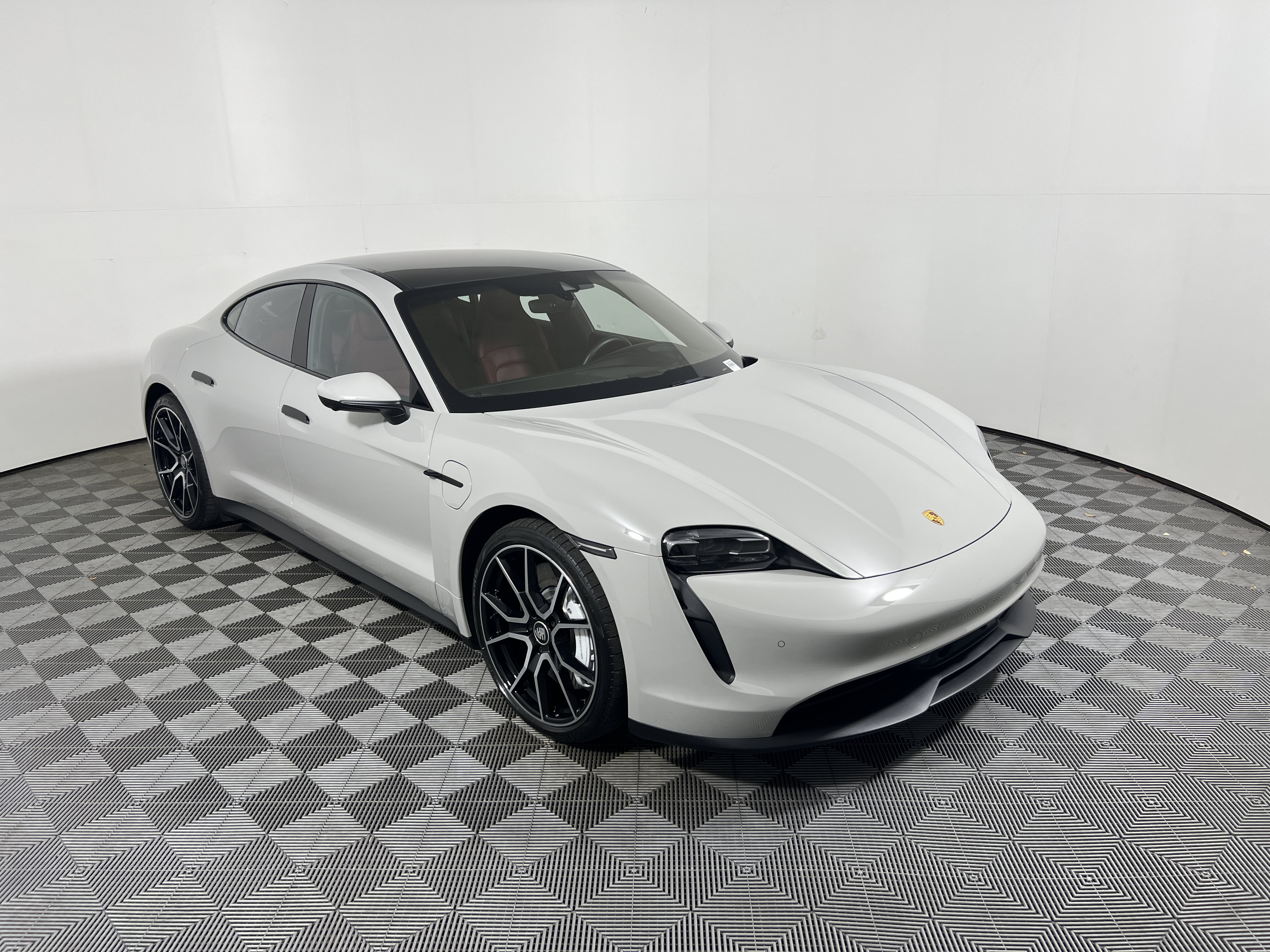 Certified 2023 Porsche Taycan 4S AWD/4WD image 9