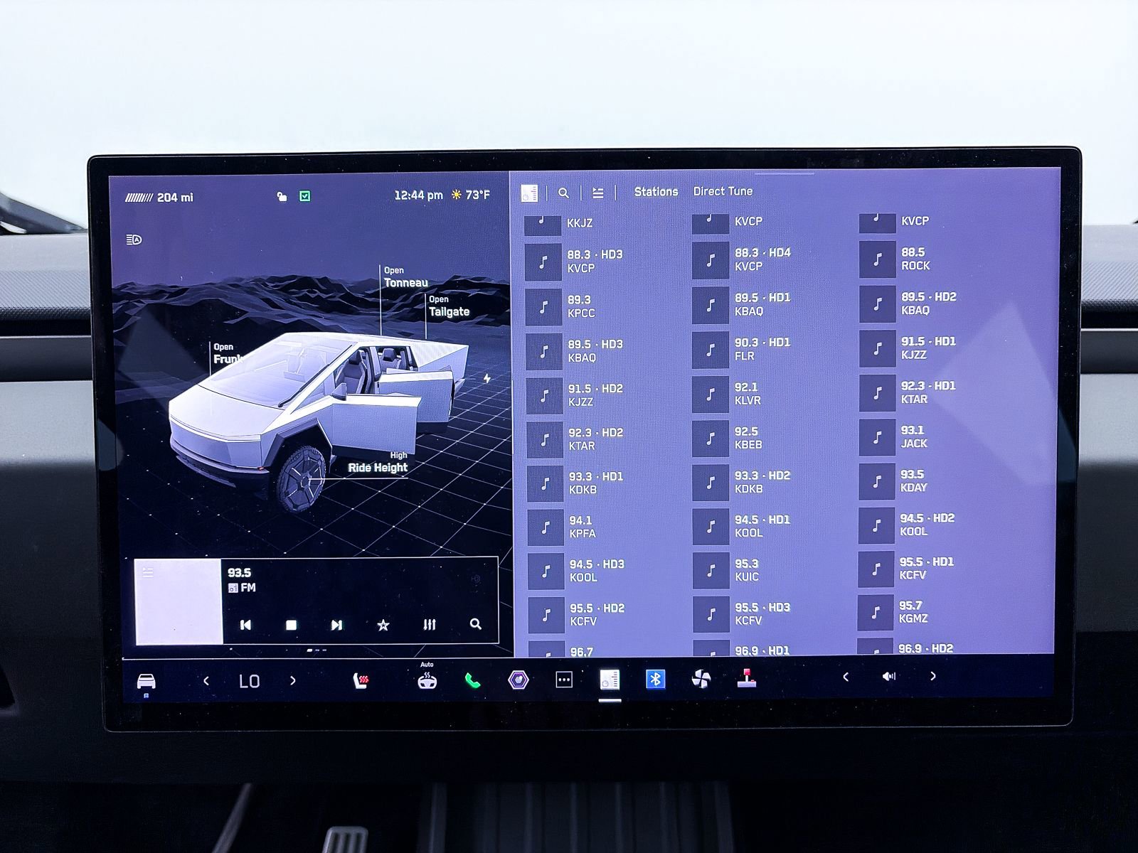 Used 2024 Tesla Cybertruck AWD Crew Cab image 21