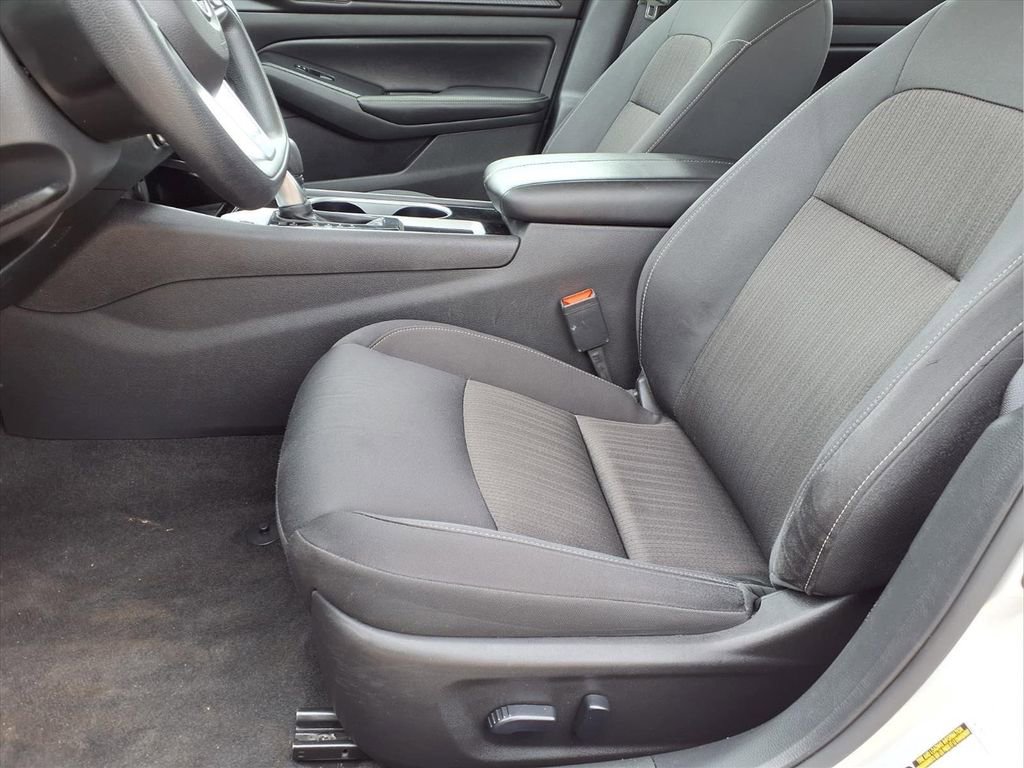 Used 2024 Nissan Altima 2.5 SV FWD image 22