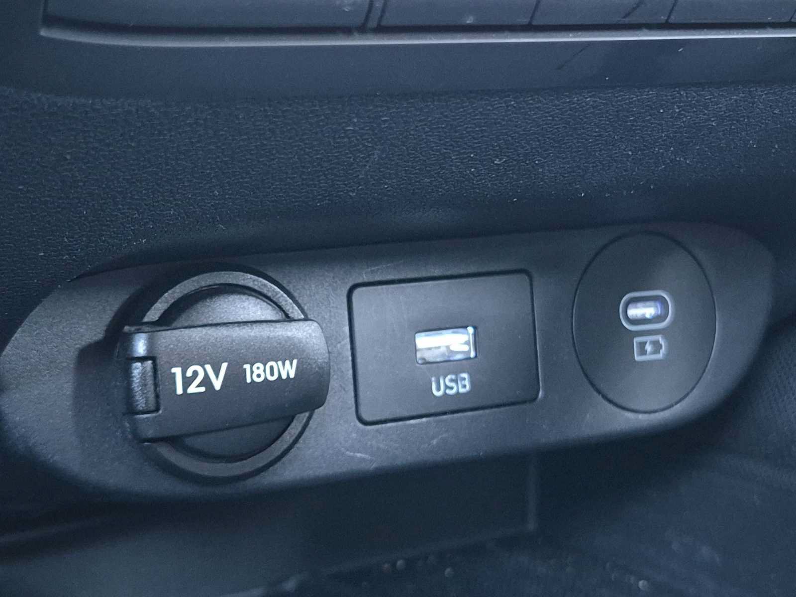 Used 2024 Hyundai Elantra SEL w/ Convenience Package FWD image 30