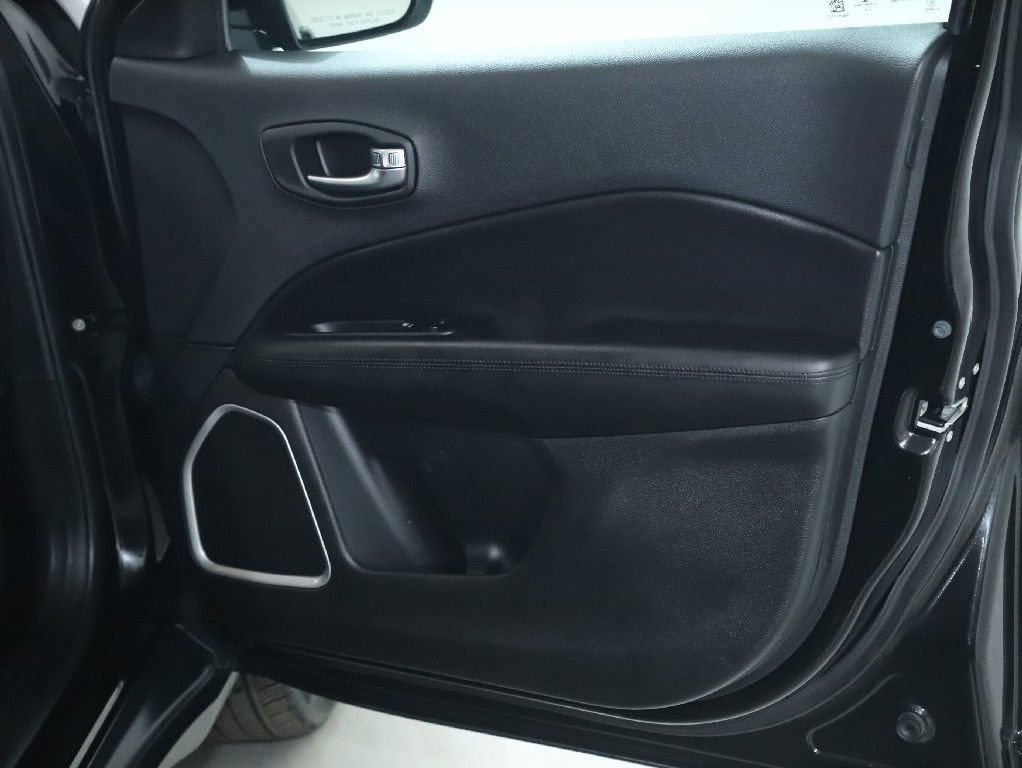 Used 2019 Jeep Compass Altitude image 35