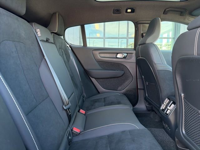 Used 2024 Volvo C40 P8 Recharge Ultimate w/ Protection Package Premier image 15