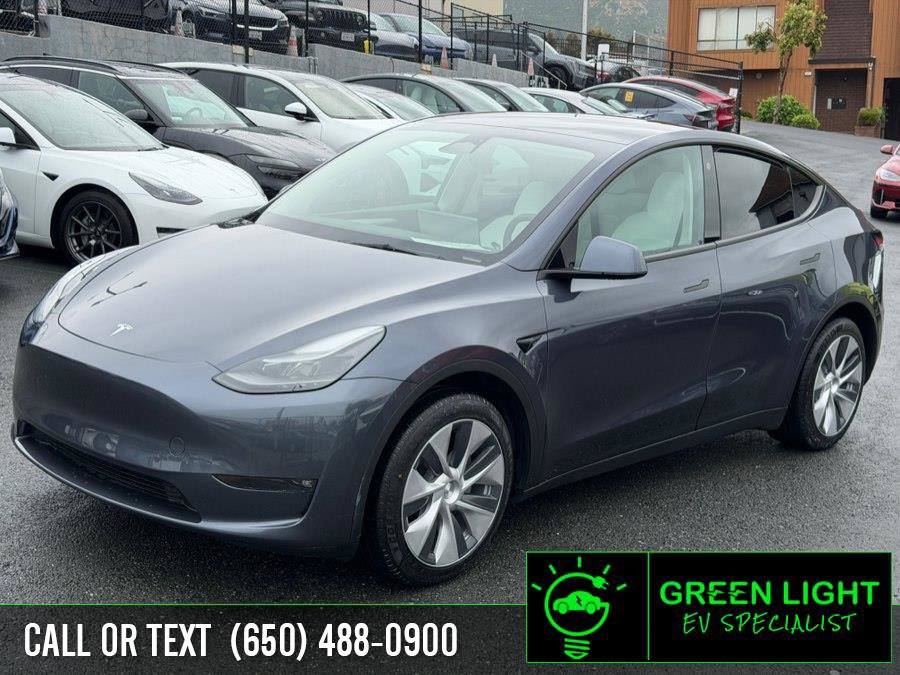 Used 2023 Tesla Model Y Long Range image 1