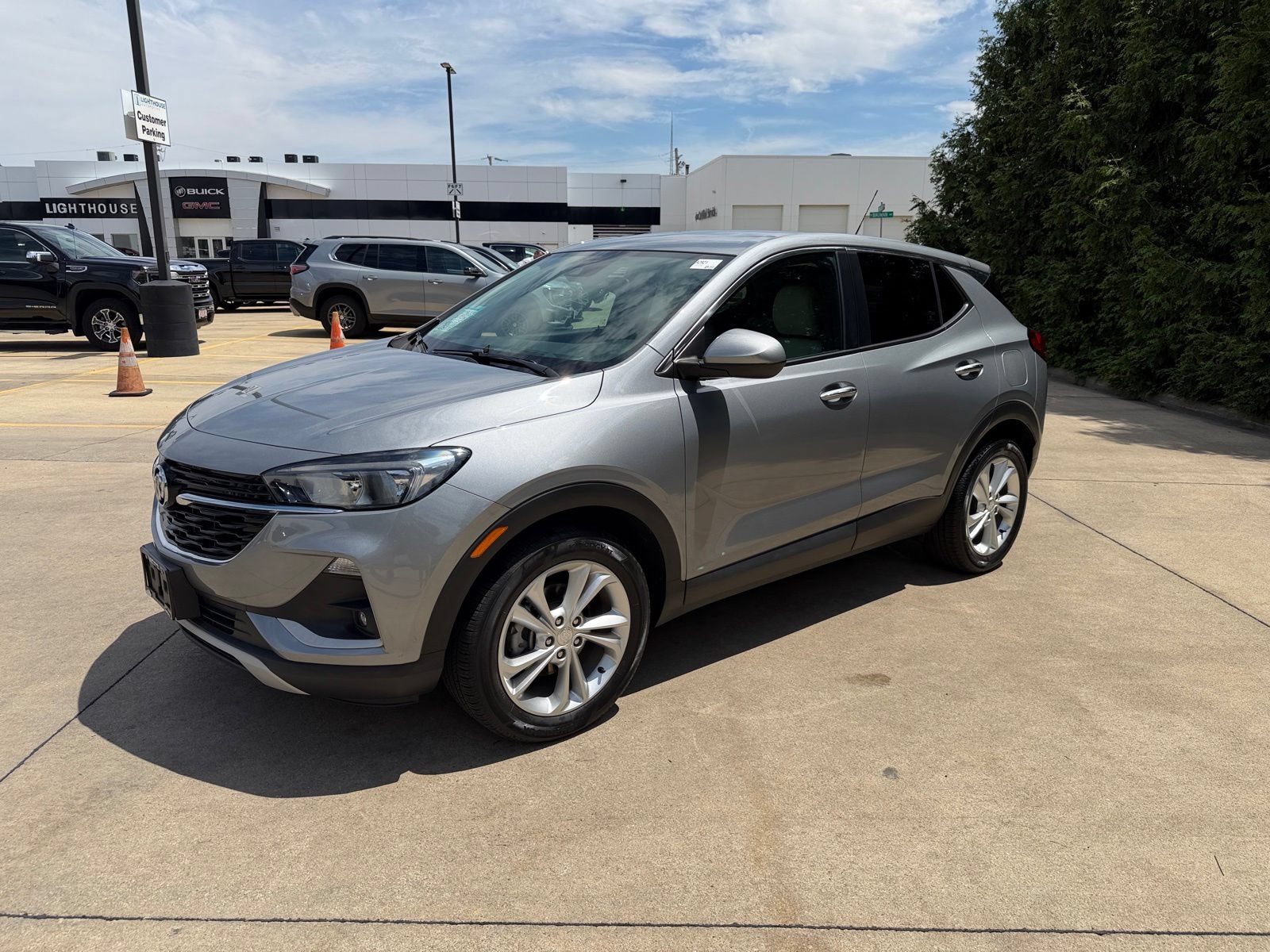 Used 2023 Buick Encore GX Preferred w/ Cold Weather Comfort Package FWD image 7