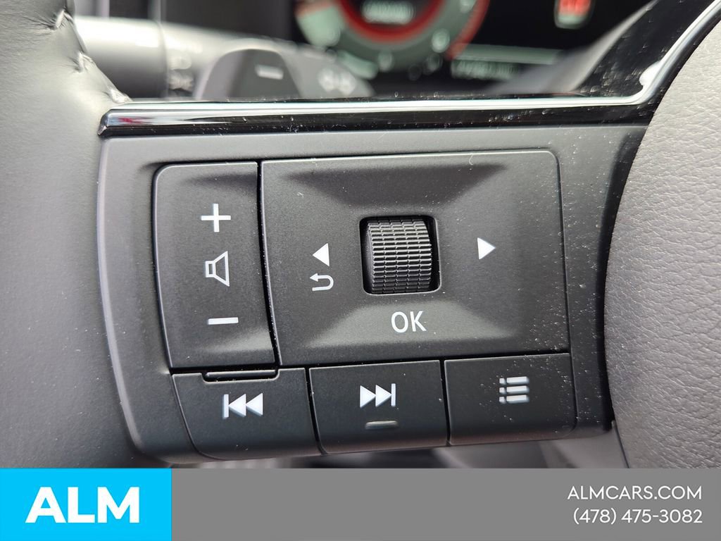 Used 2025 Nissan Pathfinder Platinum FWD image 24