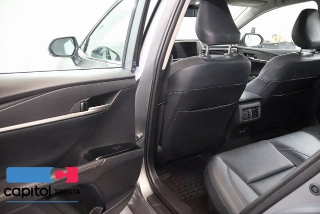Certified 2026 Toyota Camry Hybrid AWD/4WD image 31