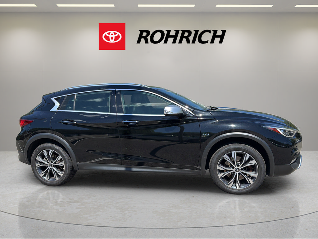 Used 2018 INFINITI QX30 Premium w/ Navigation Package AWD/4WD image 5