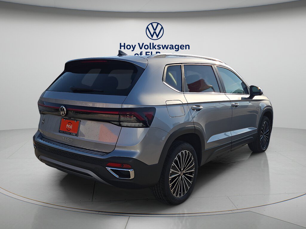 New 2026 Volkswagen Taos SE FWD image 3