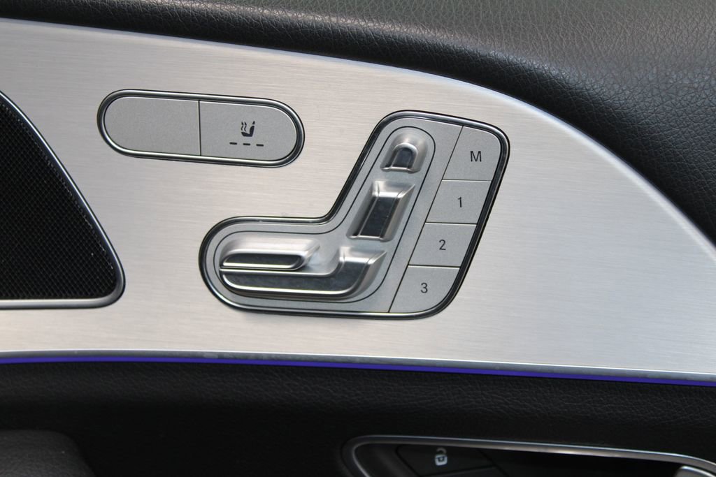 Used 2024 Mercedes-Benz GLE 450e 4MATIC image 27