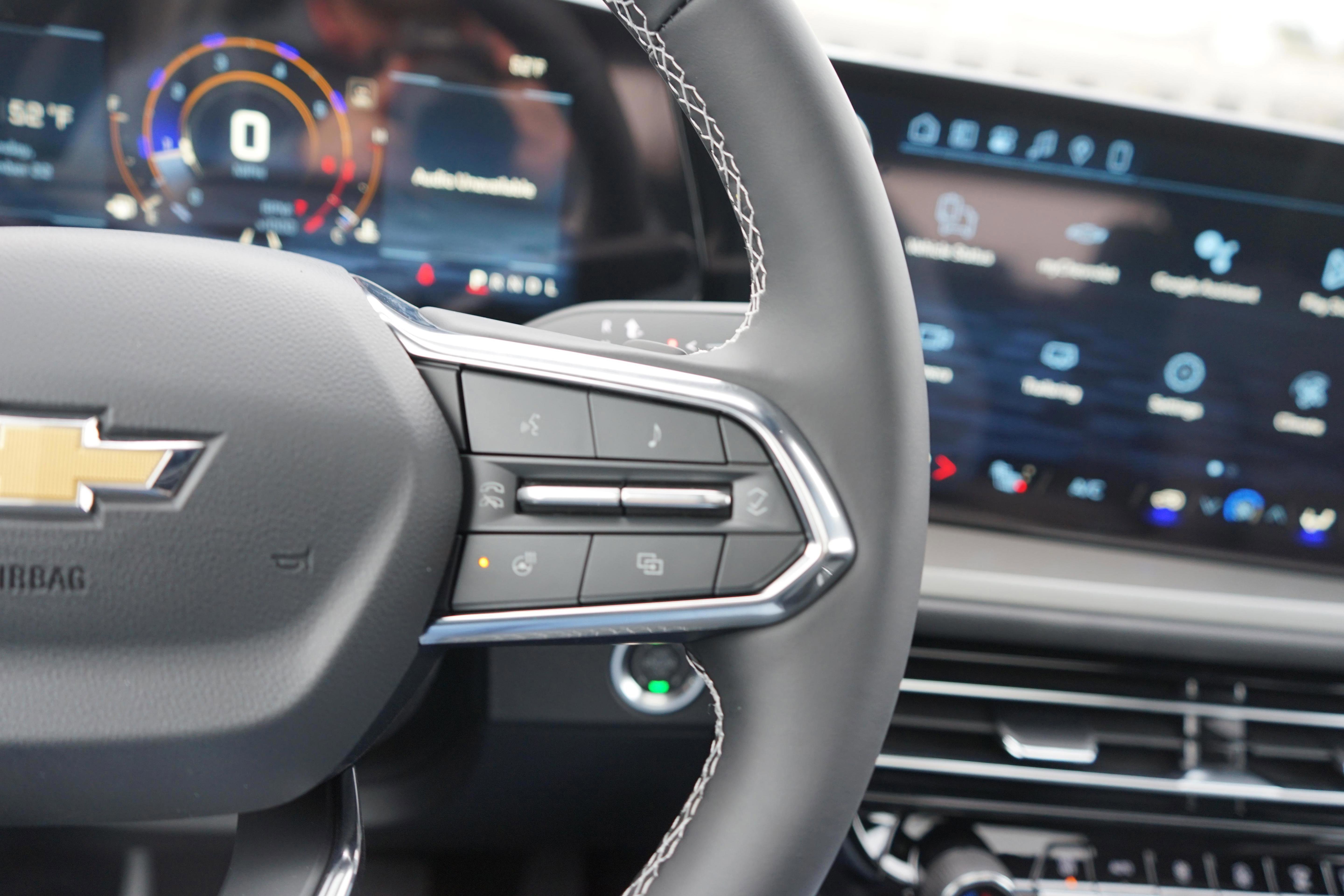 New 2026 Chevrolet Traverse LT w/ Sun and Wheel Package image 13