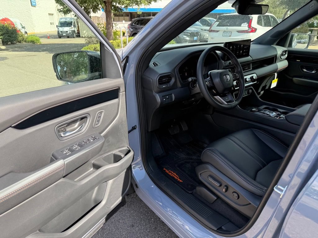 Certified 2026 Honda Pilot TrailSport image 13