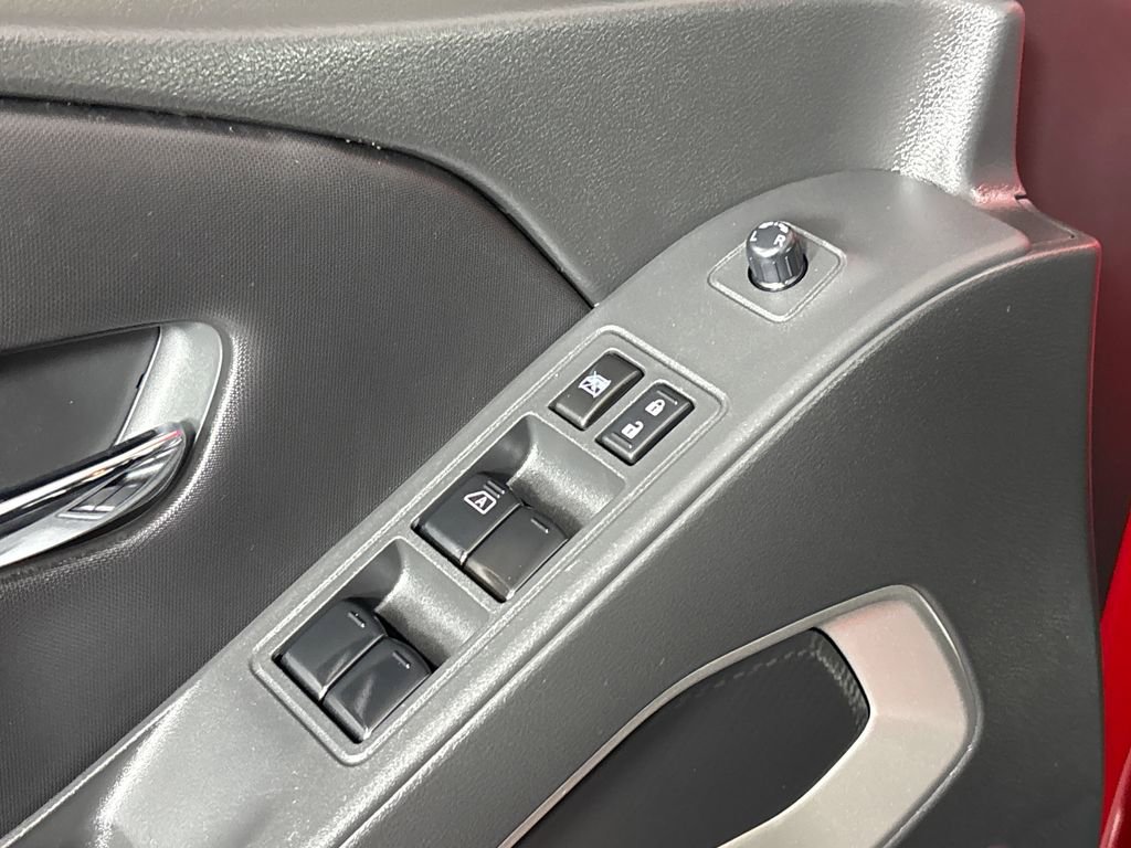 Used 2023 Nissan Frontier SV image 11