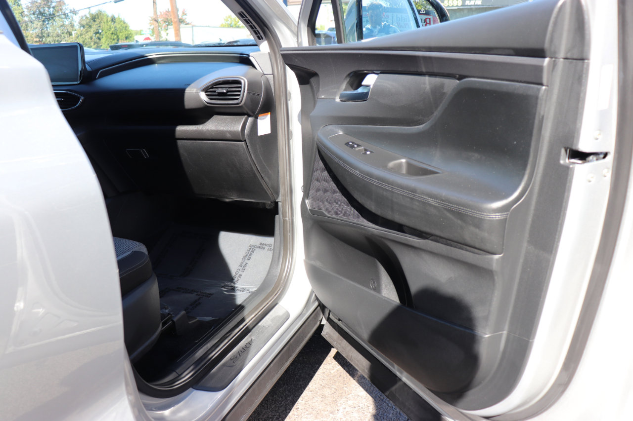 Used 2023 Hyundai Santa Fe SEL Convenience image 15
