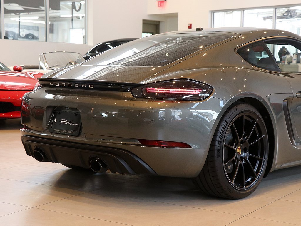 Used 2025 Porsche 718 Cayman GT4 image 24