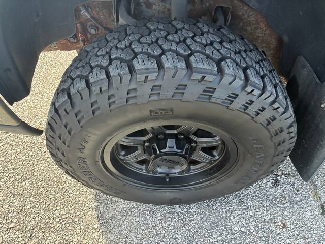 Used 2004 Chevrolet Silverado 2500 LS AWD/4WD image 11