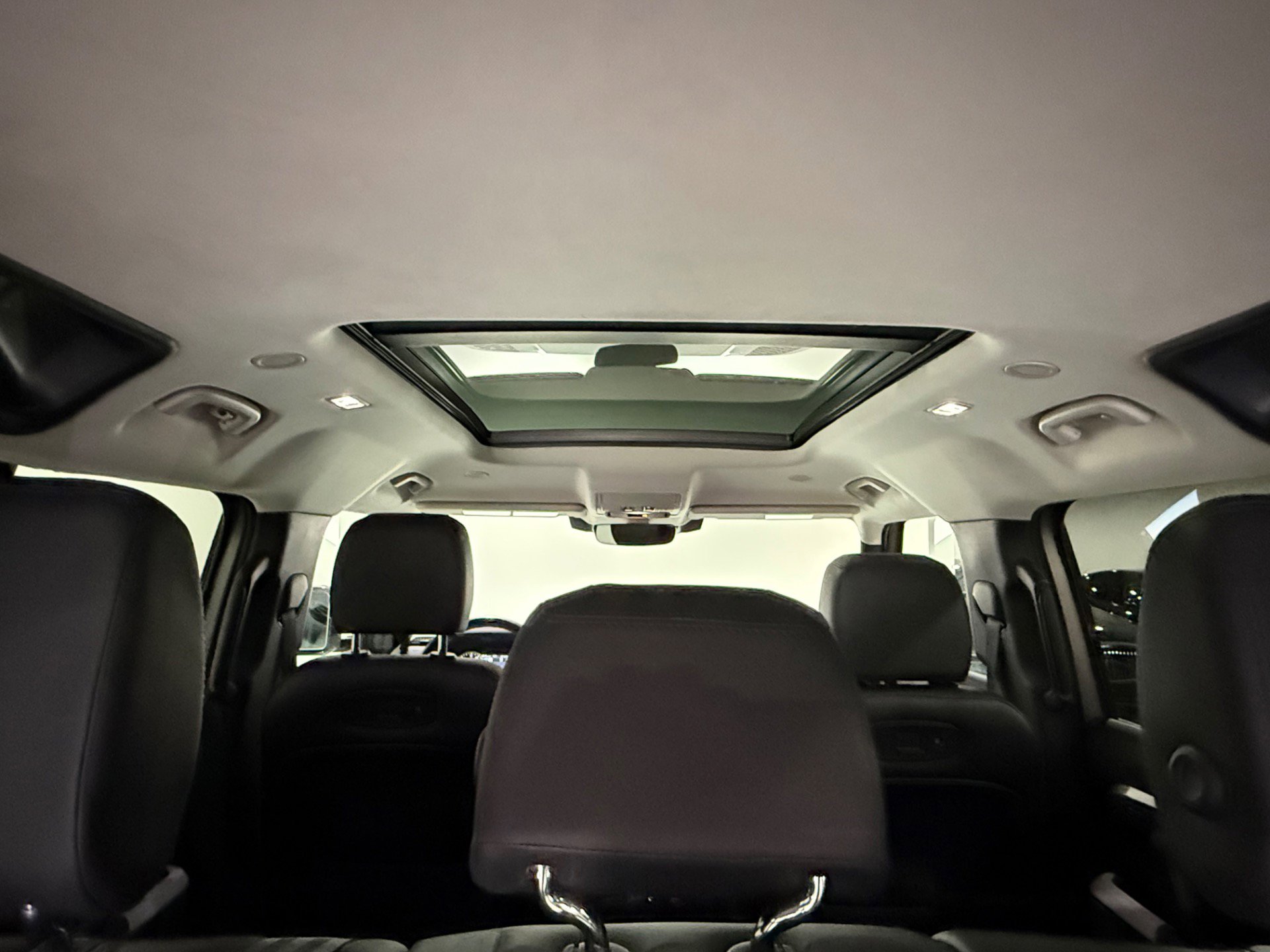 Used 2022 Land Rover Defender 110 S image 19