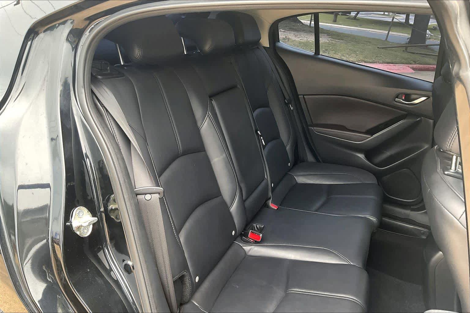 Used 2018 MAZDA MAZDA3 Touring FWD image 20