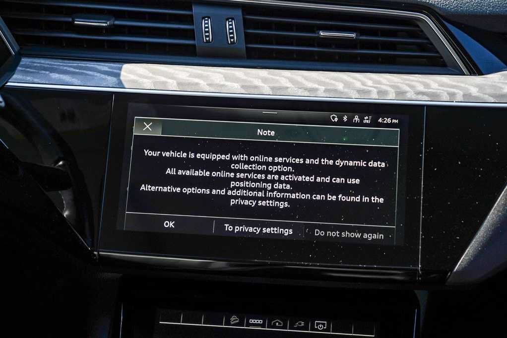 Used 2022 Audi e-tron Premium w/ Convenience Plus Package AWD/4WD image 14