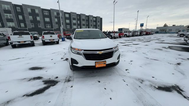 Used 2023 Chevrolet Equinox LS w/ LS Convenience Package image 3