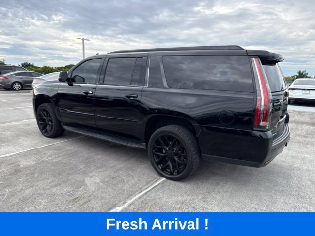 Used 2019 Cadillac Escalade ESV Luxury RWD image 18