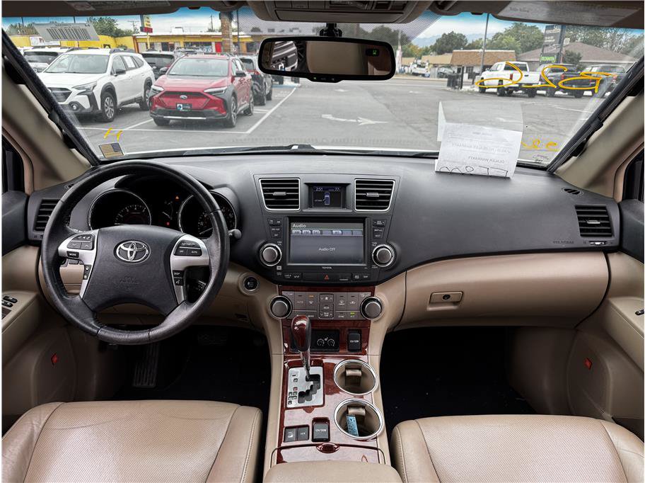 Used 2012 Toyota Highlander Limited w/ Tow Pkg AWD/4WD image 2