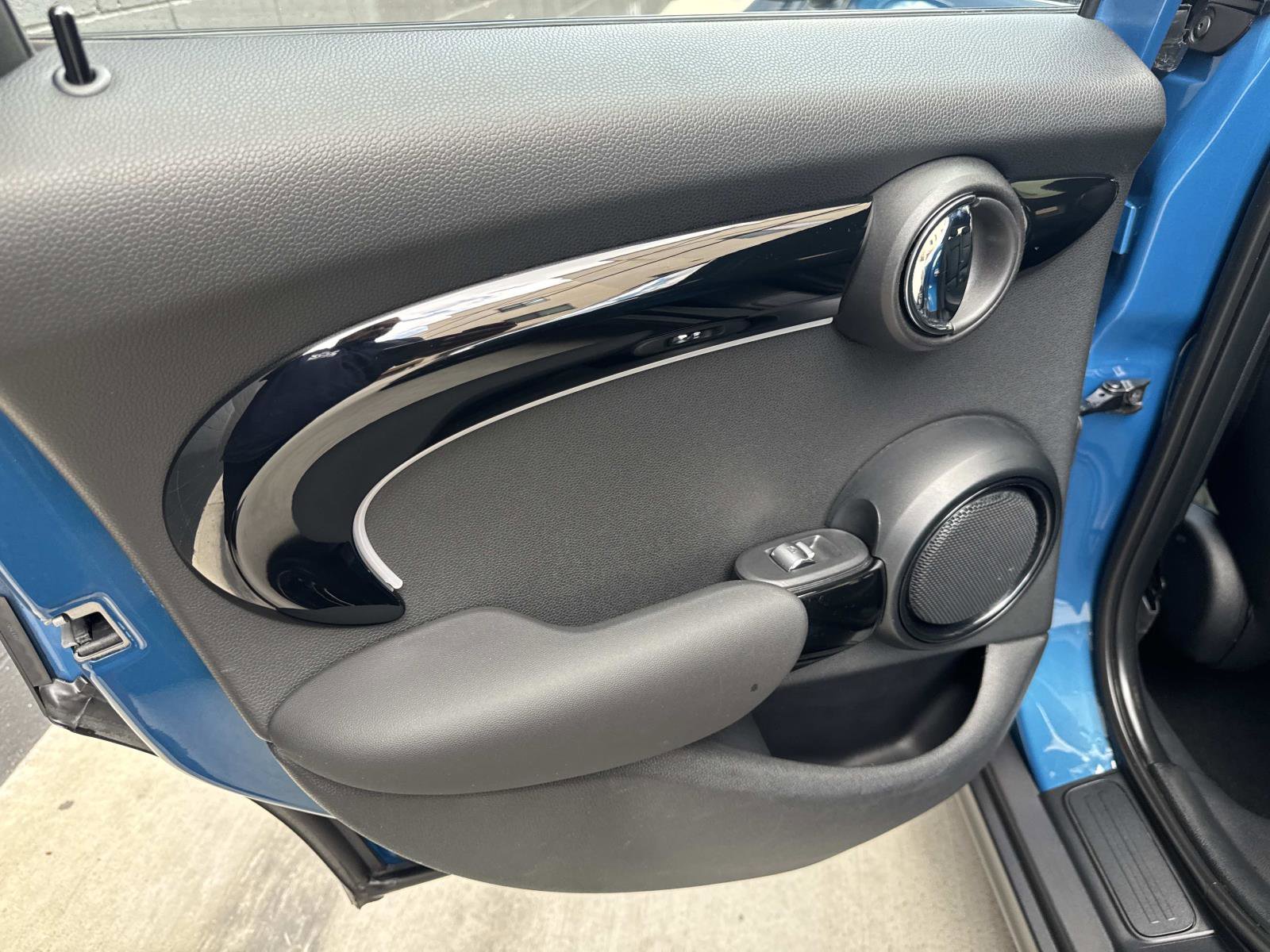 Certified 2023 MINI Cooper S image 9