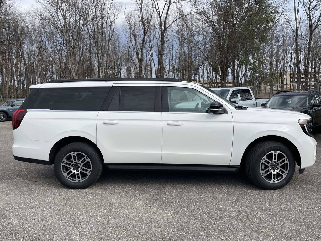 New 2026 Ford Expedition Max Active RWD image 2