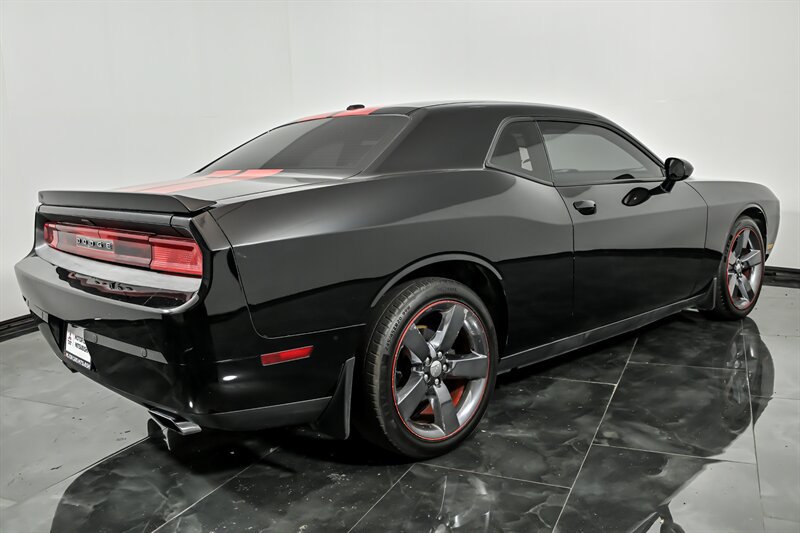 Used 2013 Dodge Challenger R/T Plus RWD image 9