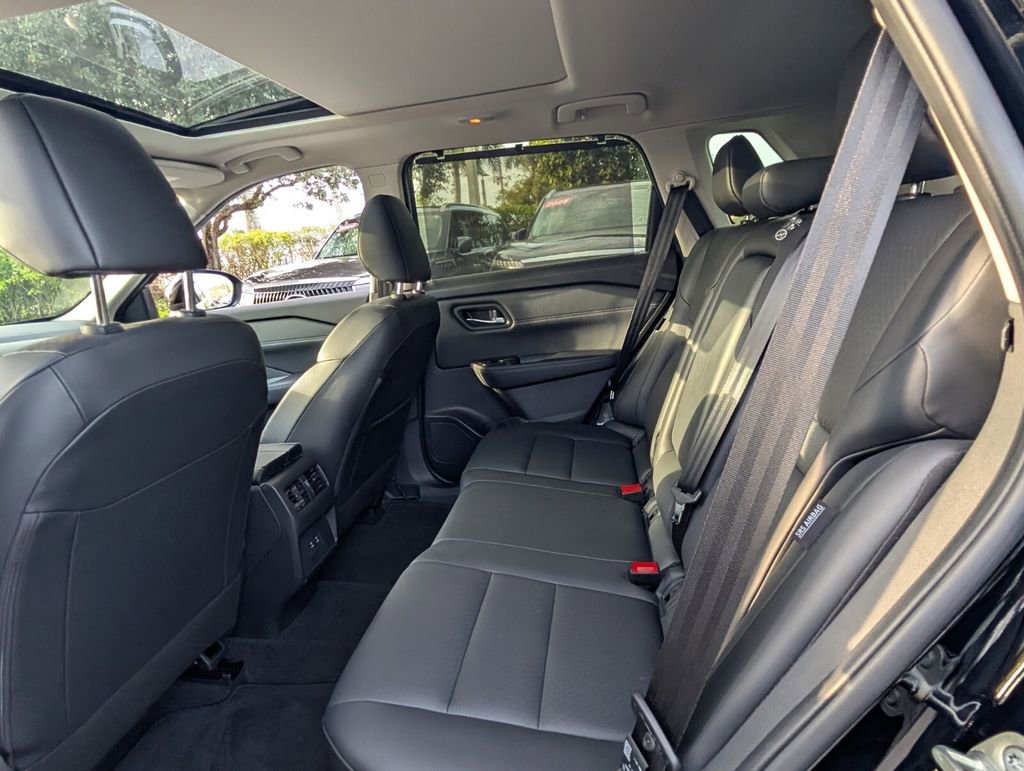 Certified 2025 Nissan Rogue SV w/ SV Premium Package image 11