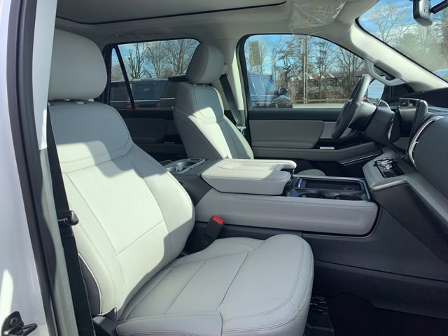 New 2026 Ford Expedition Active AWD/4WD image 17