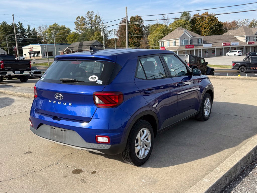 Used 2021 Hyundai Venue SE FWD image 6