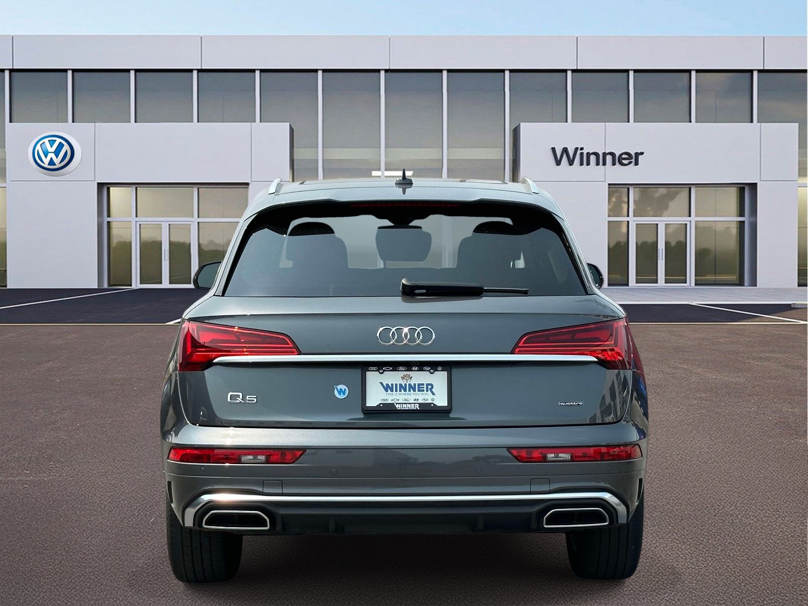 Used 2023 Audi Q5 2.0T Premium w/ Convenience Package AWD/4WD image 4
