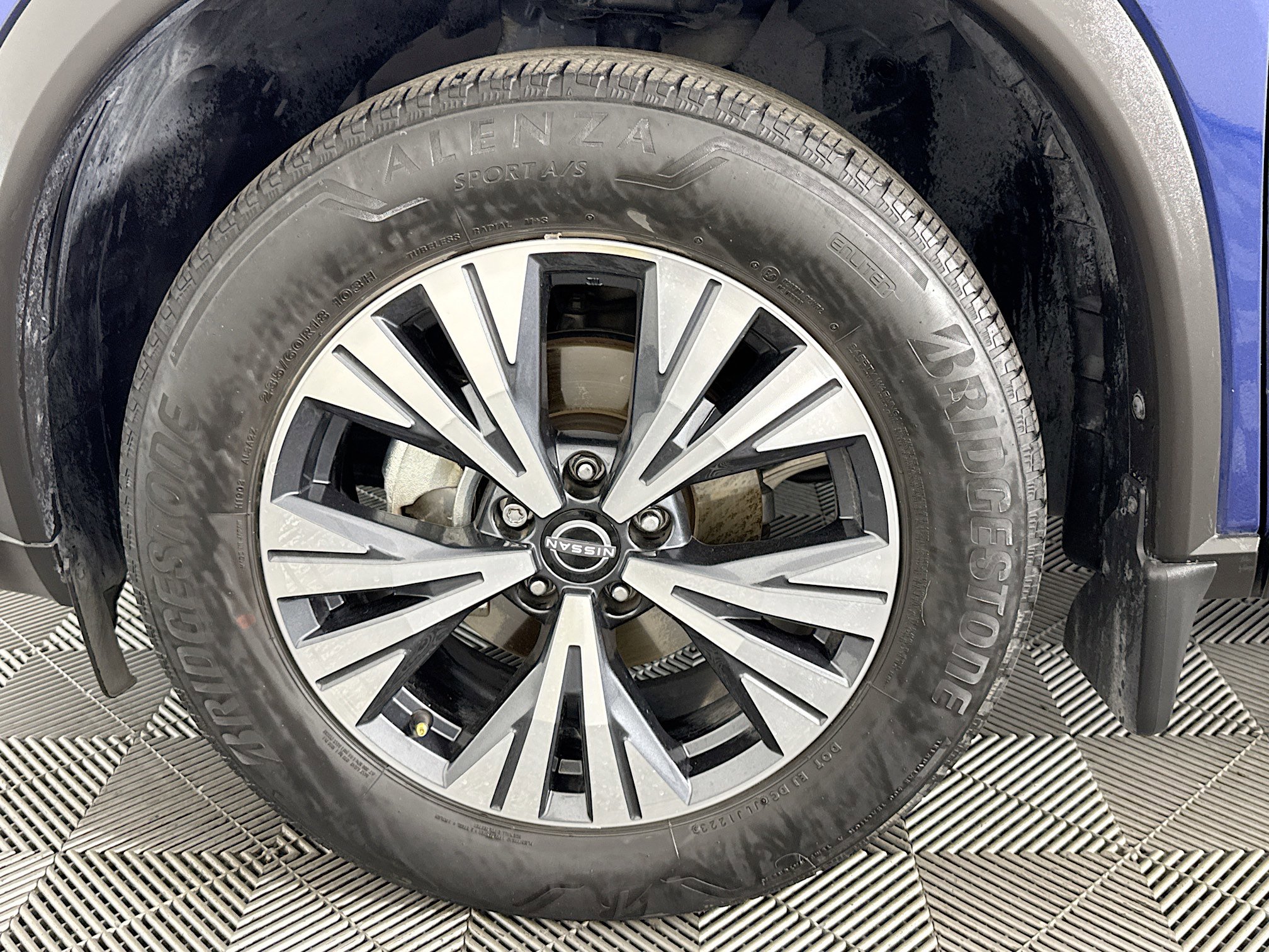 Used 2023 Nissan Rogue SV FWD image 45